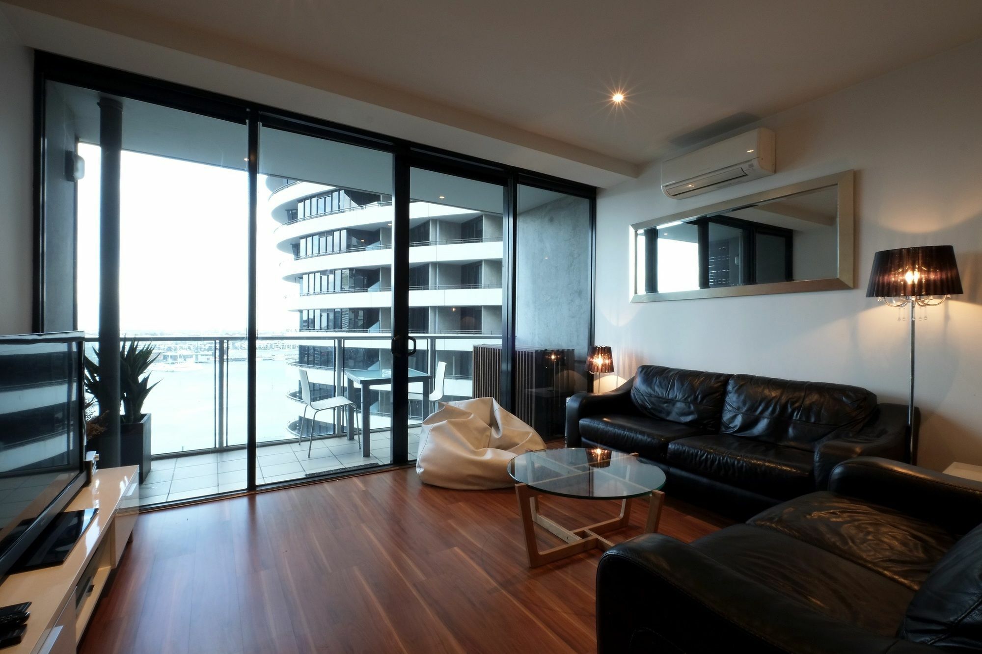 Acd Apartments Melbourne Eksteriør billede